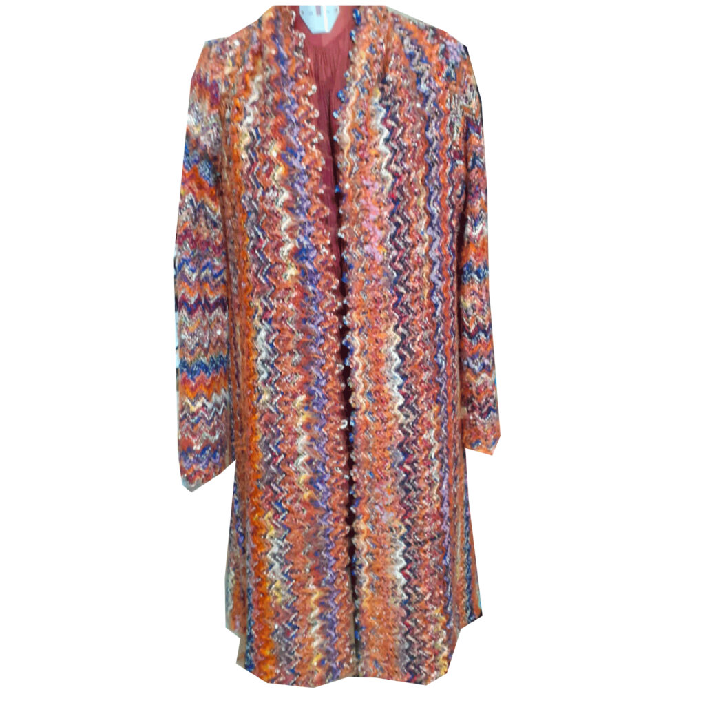 Giacca in pura lana vergine, colore fantasia, un modello con grande vestibilità

